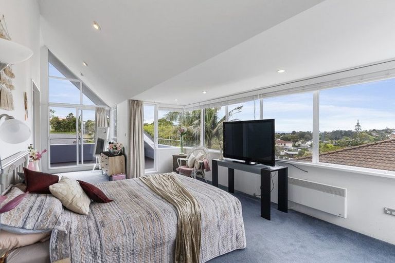 Photo of property in 8 Lingham Crescent, Torbay, Auckland, 0630