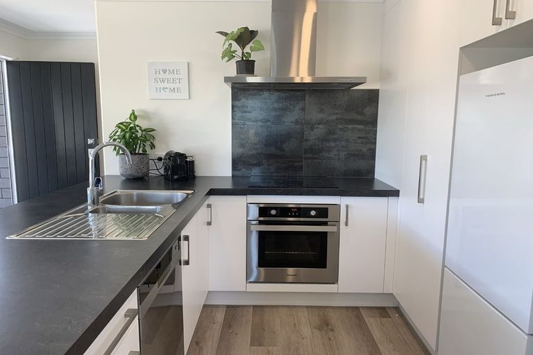 Photo of property in 22 Komata Crescent, Papamoa Beach, Papamoa, 3118