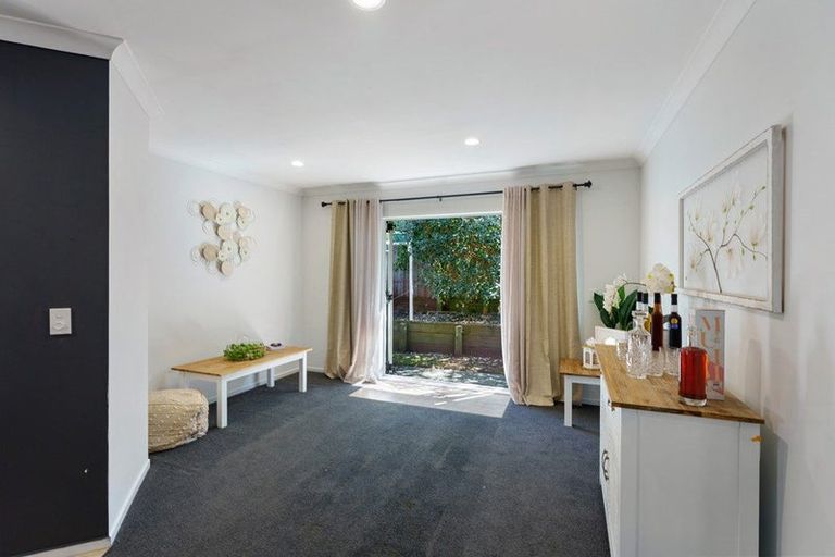 Photo of property in 17 Ashleigh Way, Waikanae Beach, Waikanae, 5036