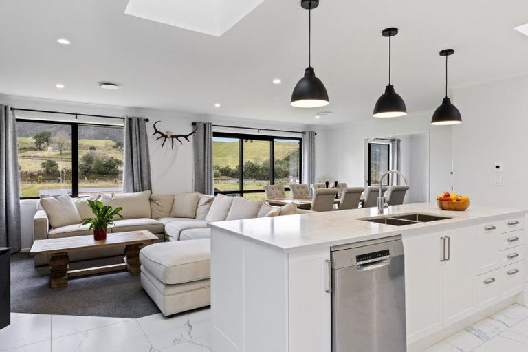 Photo of property in 1 Lemonwood Lane, Kinloch, Taupo, 3377