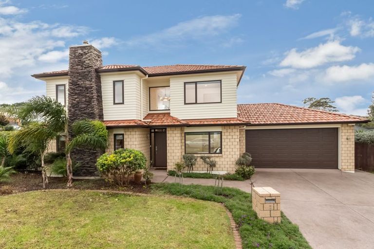 Photo of property in 2 Lucca Crescent, Flat Bush, Auckland, 2019