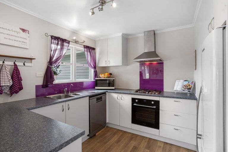 Photo of property in 199 Waimumu Road, Massey, Auckland, 0614