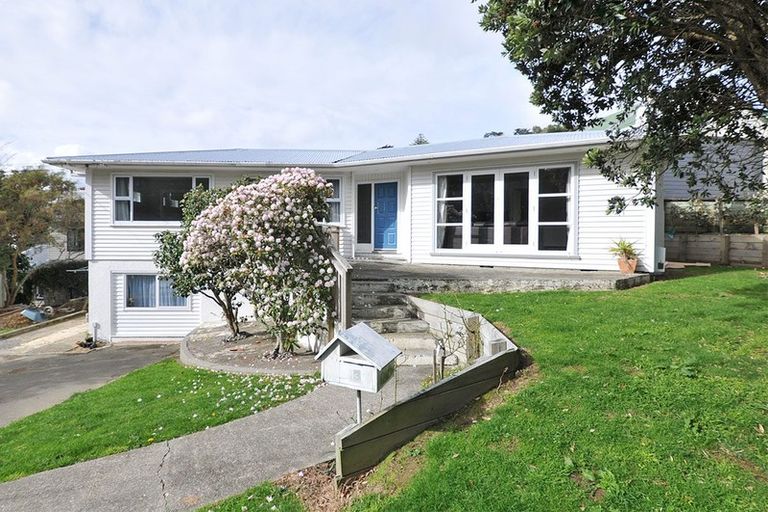 Photo of property in 3 Macaulay Street, Johnsonville, Wellington, 6037