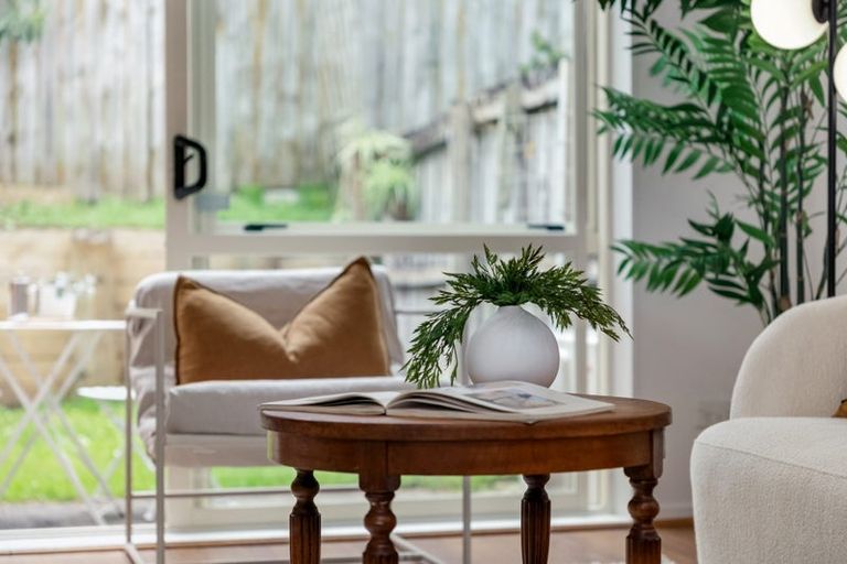 Photo of property in 20 Brashier Circle, Sunnyvale, Auckland, 0612