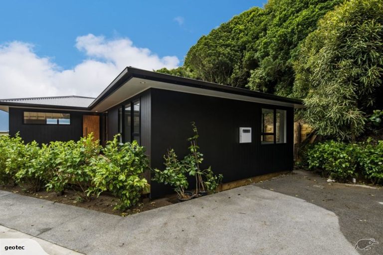 Photo of property in 18 Appleton Place, Karori, Wellington, 6012