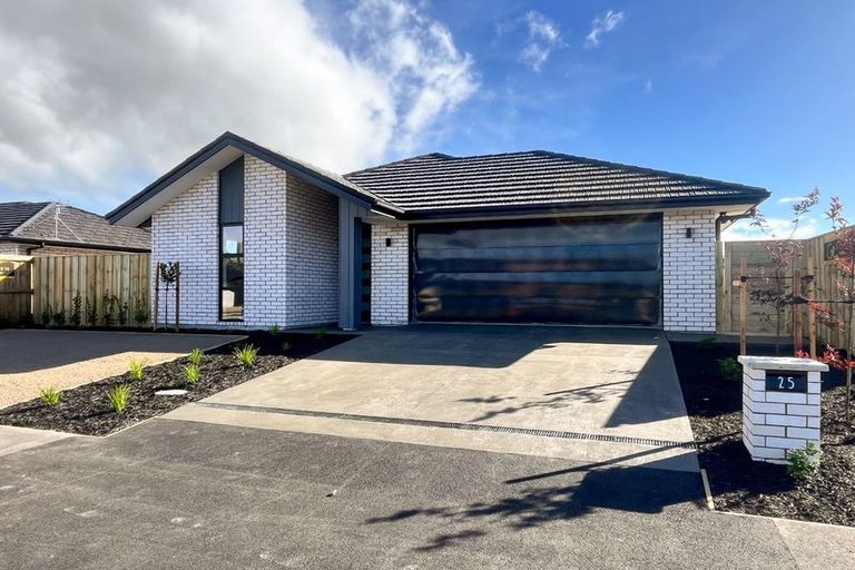 Photo of property in 25 Finn Avenue, Rolleston, 7615