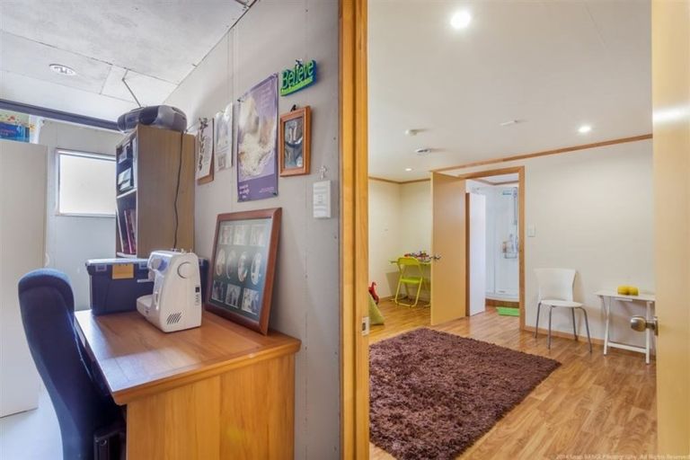 Photo of property in 1/15 Newington Road, Henderson, Auckland, 0612