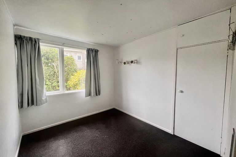 Photo of property in 142 The Ridgeway, Mornington, Wellington, 6021