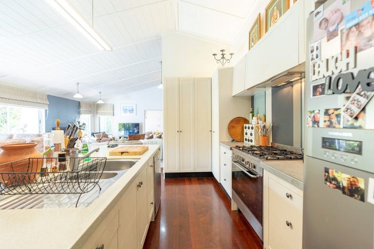 Photo of property in 1 Holden Way, Fitzherbert, Palmerston North, 4471