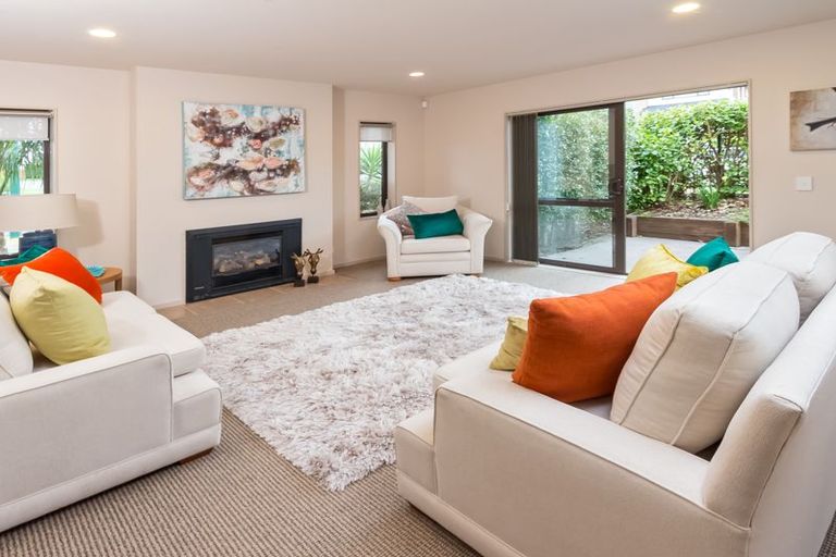 Photo of property in 2 Lucca Crescent, Flat Bush, Auckland, 2019