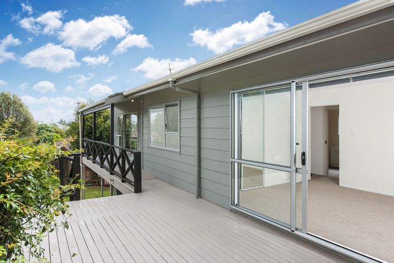 Photo of property in 1/1 Celeste Place, Totara Vale, Auckland, 0627