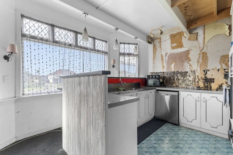 Photo of property in 7 Cracroft Street, Waitara, 4320