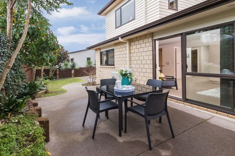 Photo of property in 2 Lucca Crescent, Flat Bush, Auckland, 2019