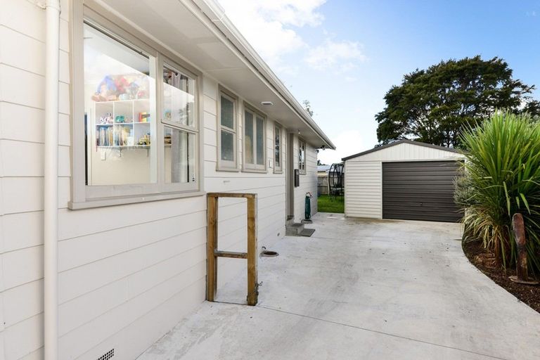 Photo of property in 12 Rhonda Avenue, Deanwell, Hamilton, 3206