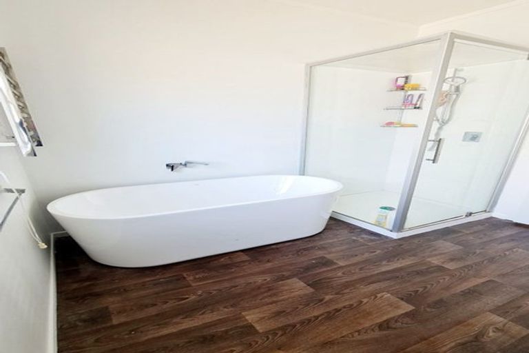 Photo of property in 41 Kiriwai Road, Paremata, Porirua, 5024