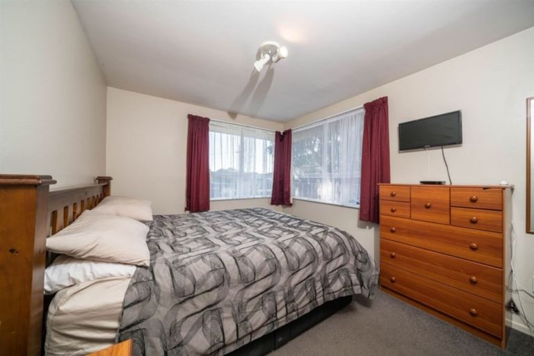 Photo of property in 487 Mairehau Road, Parklands, Christchurch, 8083
