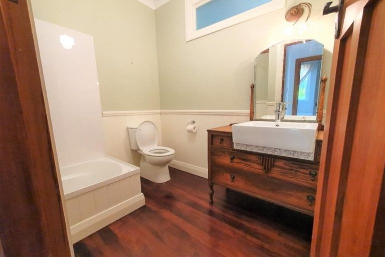 Photo of property in 434a Stokes Valley Road, Stokes Valley, Lower Hutt, 5019