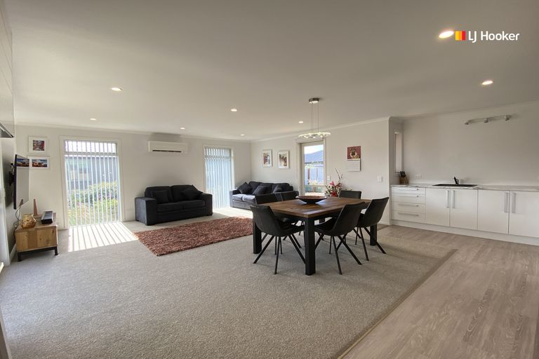 Photo of property in 51 Silver Springs Boulevard, Mosgiel, 9024