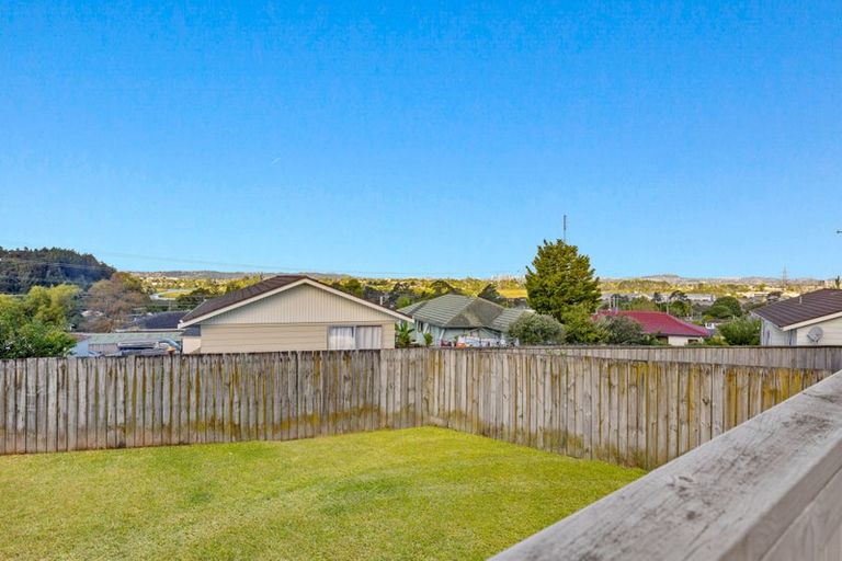 Photo of property in 1/14 Doone Place, Massey, Auckland, 0614