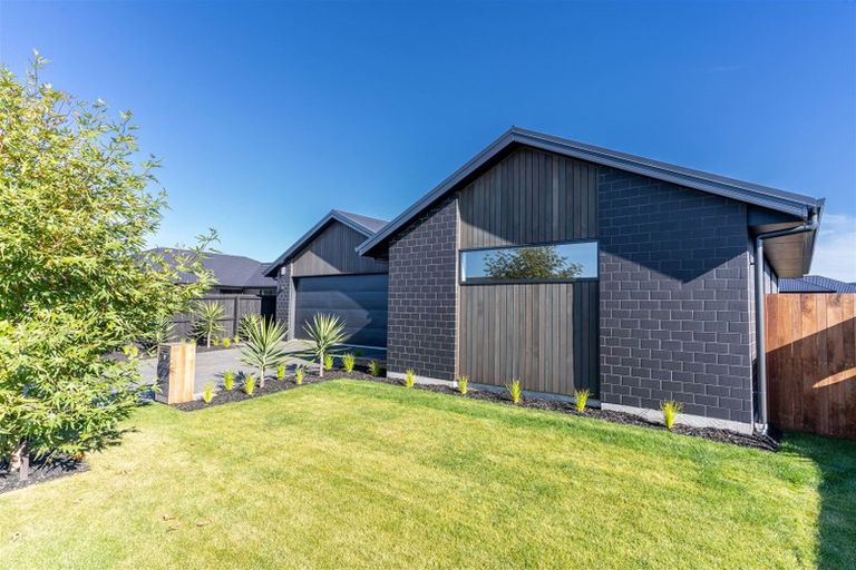 Photo of property in 10 Pierce Street, Marshland, Christchurch, 8083