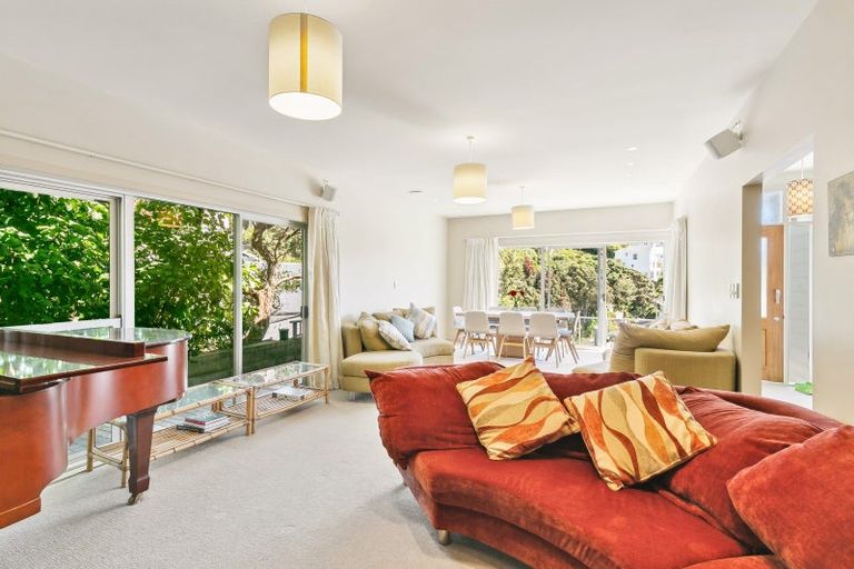 Photo of property in 122 Maida Vale Road, Roseneath, Wellington, 6011