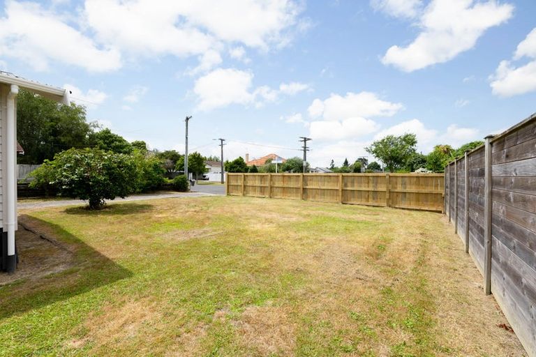 Photo of property in 16 Howden Road, Fairfield, Hamilton, 3214