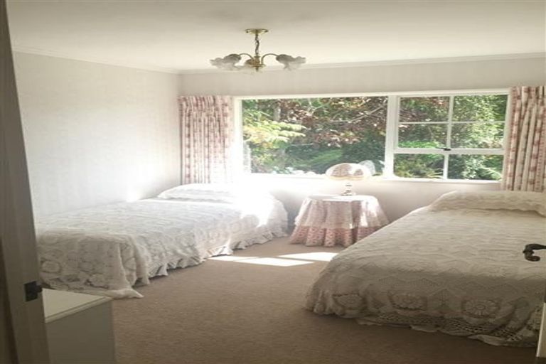 Photo of property in 116 Chelsea View Drive, Chatswood, Auckland, 0626