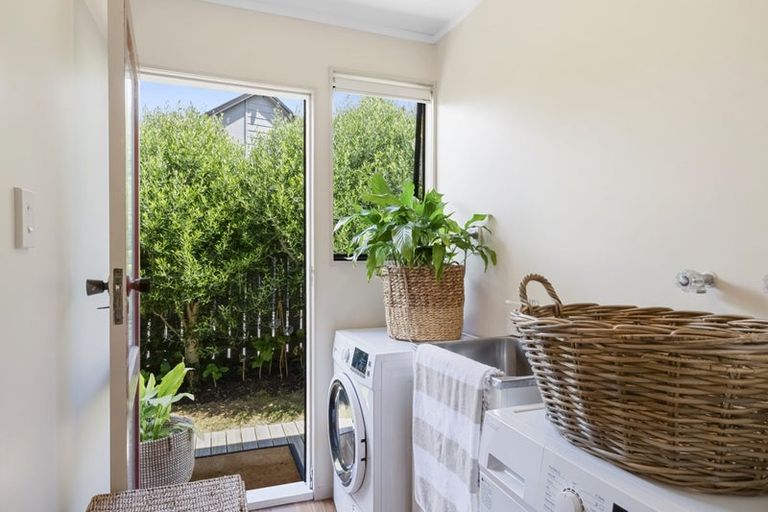 Photo of property in 19 Thames Street, Welbourn, New Plymouth, 4310