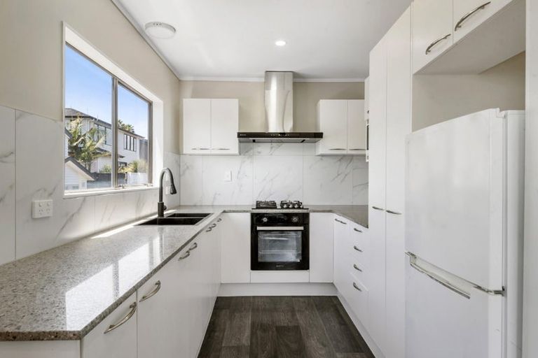 Photo of property in 27a Florence Daly Place, Mount Roskill, Auckland, 1041