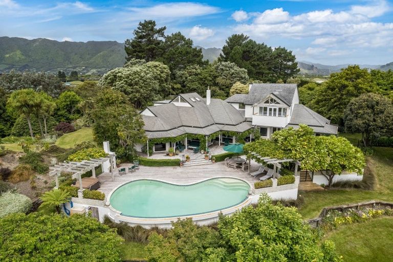 Photo of property in 283 Ngarara Road, Waikanae, 5391