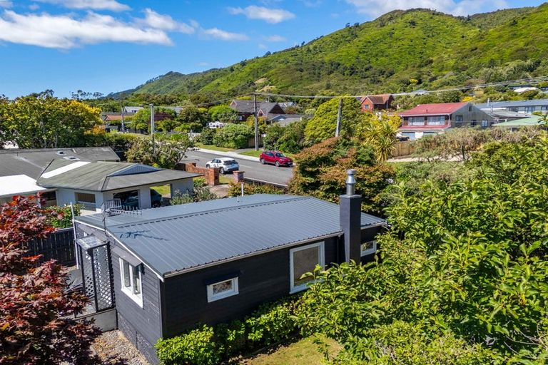 Photo of property in 8 Winara Avenue, Waikanae, 5036