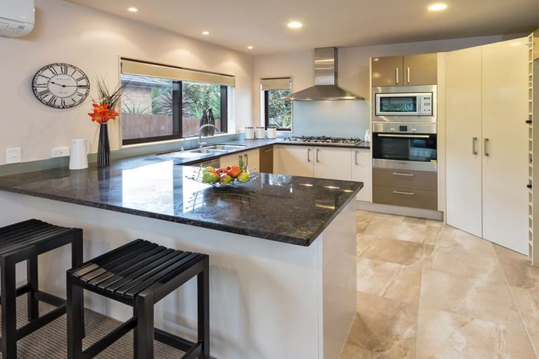 Photo of property in 2 Lucca Crescent, Flat Bush, Auckland, 2019