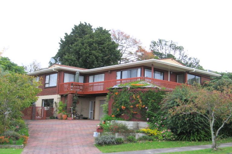 Photo of property in 40 Sunnyview Avenue, Shelly Park, Auckland, 2014