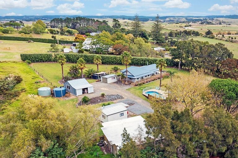 Photo of property in 141 Mangakura Road, Helensville, 0875
