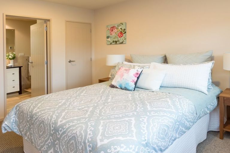 Photo of property in 2 Lucca Crescent, Flat Bush, Auckland, 2019