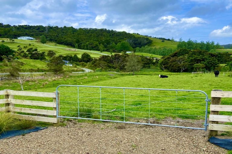 Photo of property in 68 Spioenkop Road, Mangawhai, 0573