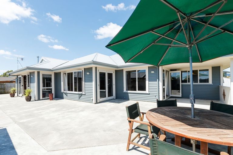 Photo of property in 5 Silkwood Place, Fitzherbert, Palmerston North, 4410