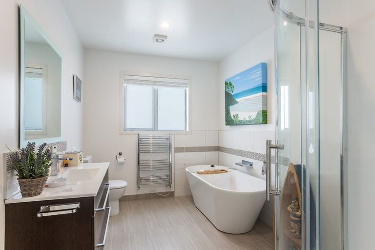 Photo of property in 127 Endeavour Drive, Whitby, Porirua, 5024