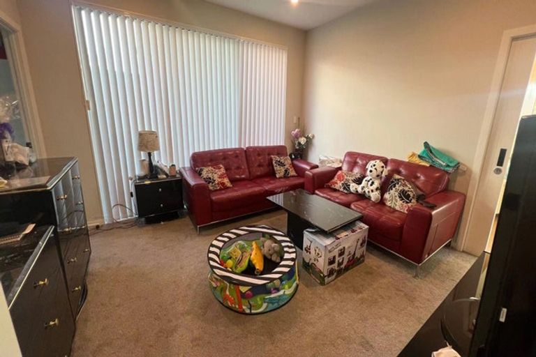 Photo of property in 1 Allegro Way, Oteha, Auckland, 0632