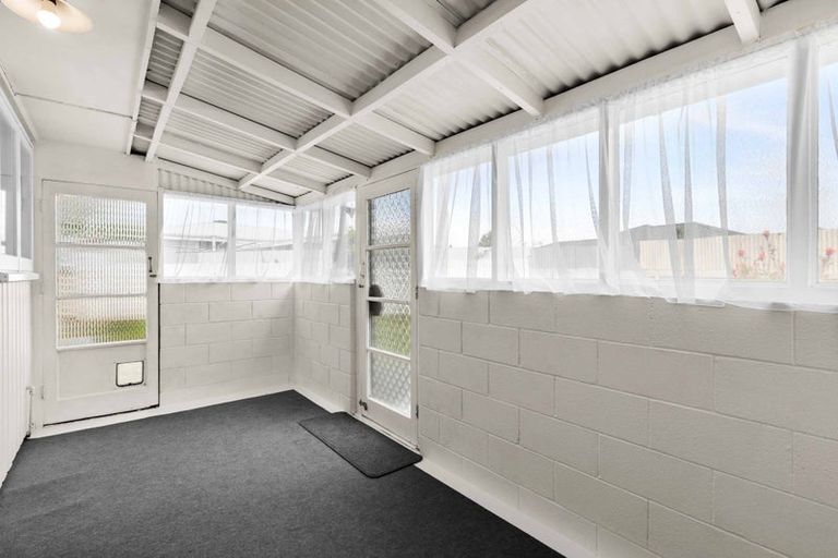 Photo of property in 16 Shearer Place, Pirimai, Napier, 4112