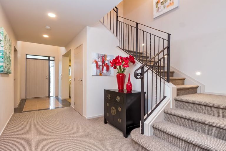 Photo of property in 2 Lucca Crescent, Flat Bush, Auckland, 2019