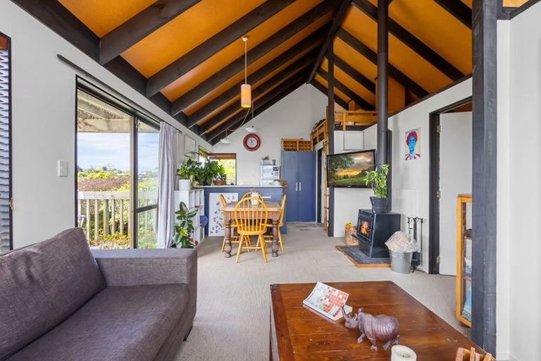 Photo of property in 10 Dorothy Drive, Acacia Bay, Taupo, 3330