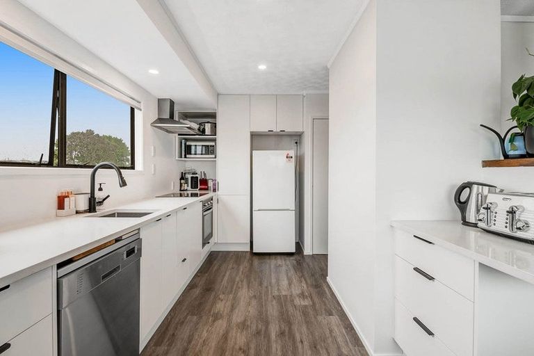 Photo of property in 23 Bay Street, Red Beach, 0932