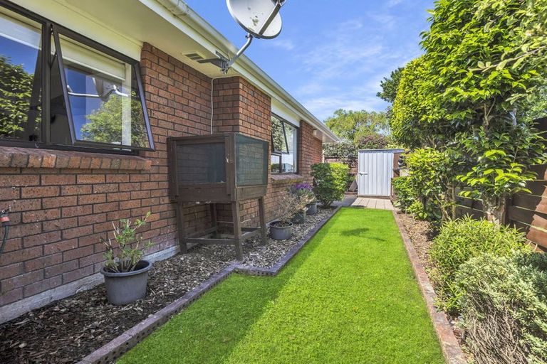 Photo of property in 21a Rosebank Grove, Waikanae, 5036