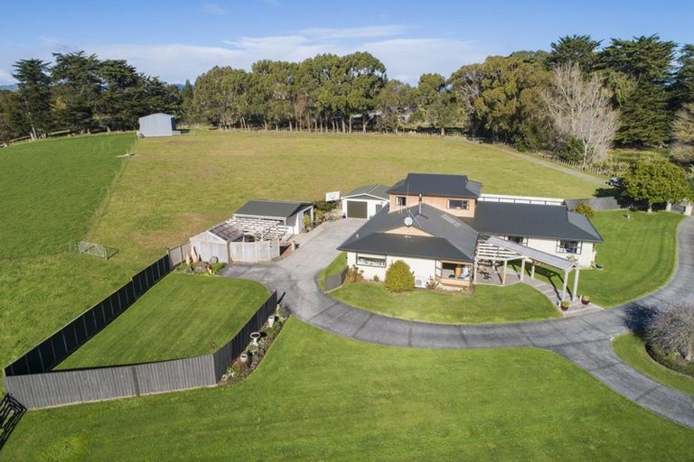 Photo of property in 580 Stoney Creek Road, Kelvin Grove, Palmerston North, 4470