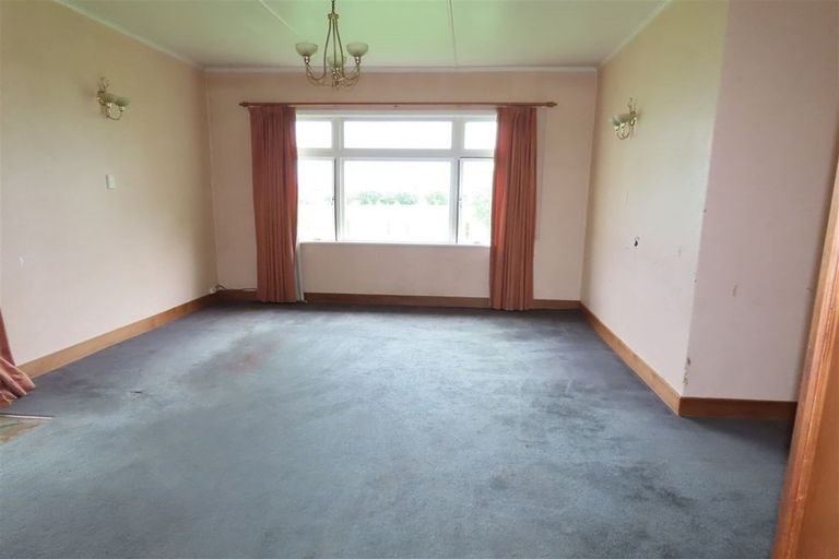 Photo of property in 328 Arapaepae Road, Levin, 5571