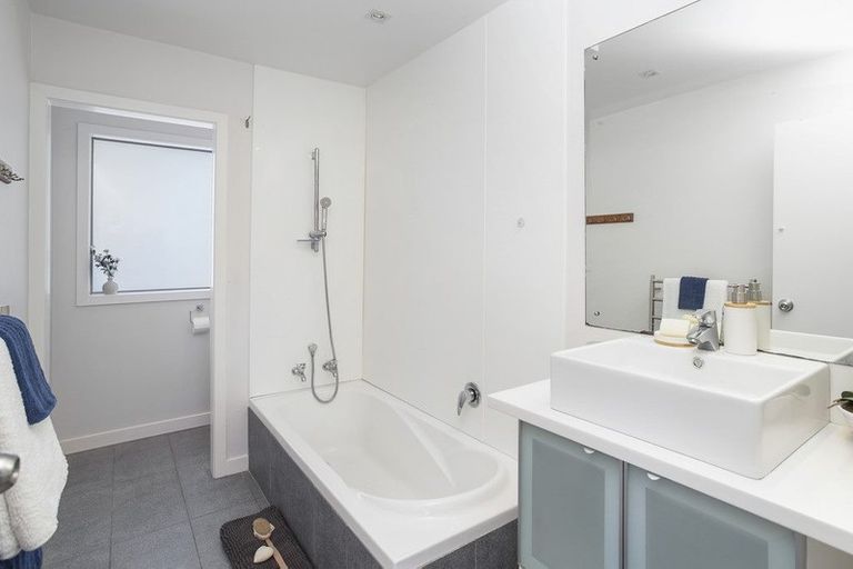 Photo of property in 31 Huka Road, Birkenhead, Auckland, 0626