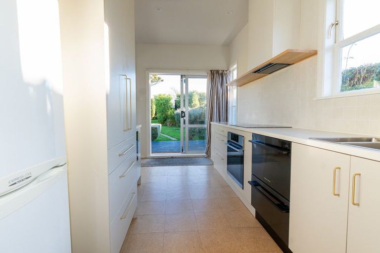 Photo of property in 37 Puketai Street, Andersons Bay, Dunedin, 9013