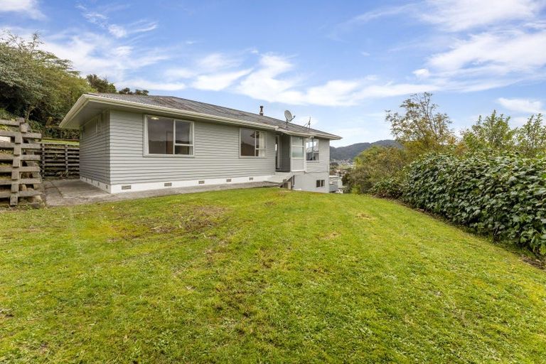 Photo of property in 16 Tyrone Grove, Wainuiomata, Lower Hutt, 5014
