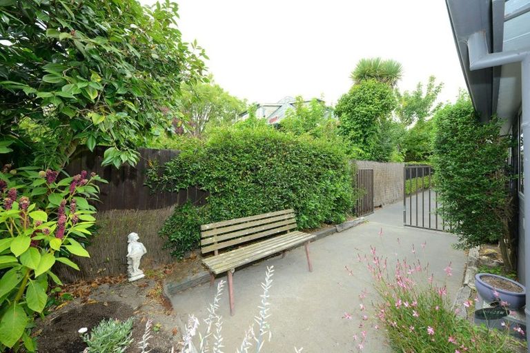 Photo of property in 2/74 Innes Road, St Albans, Christchurch, 8052